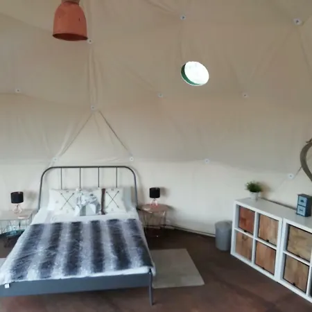 Cerchio Del Desiderio Glamping Retreat אוהל מפואר *